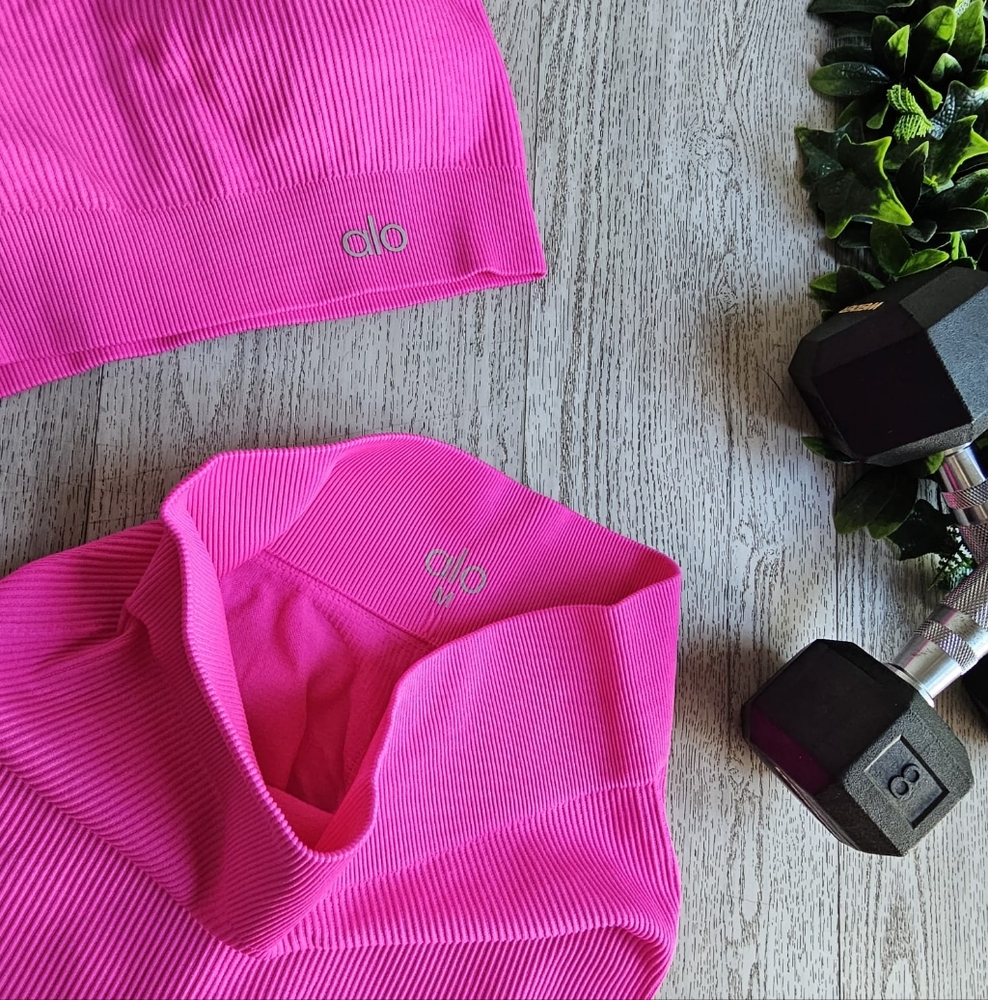 ALO Yoga Fuchsia Ribbed Leggings and Top Set - Picture 7 of 8